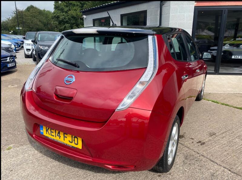 NISSAN LEAF