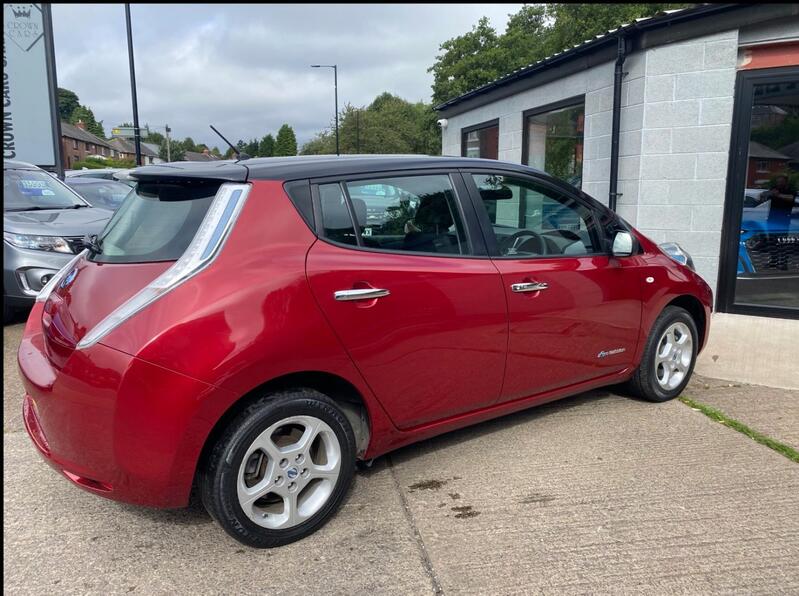 NISSAN LEAF